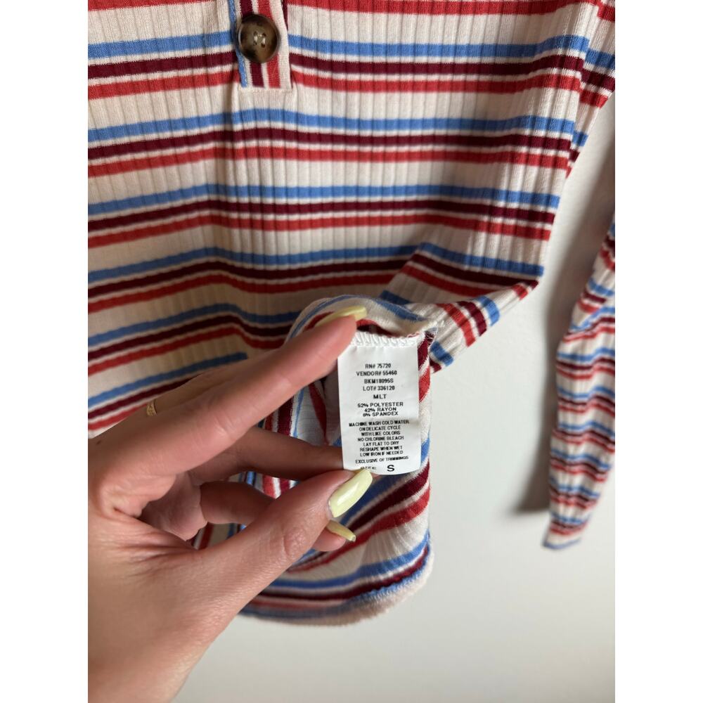 BKE Y2K Inspo Retro Striped Red Button Henley Long Sleeve Tee Womens Small - Picture 5 of 5